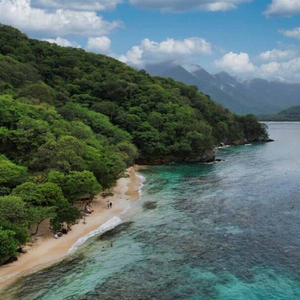 Playa Cristal en parque tayrona